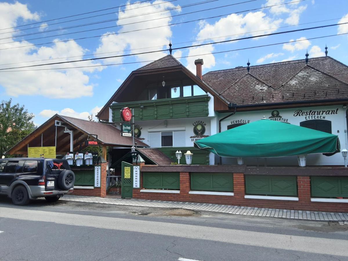 Hévíz St Hubertus Panzio B&B 외부 사진