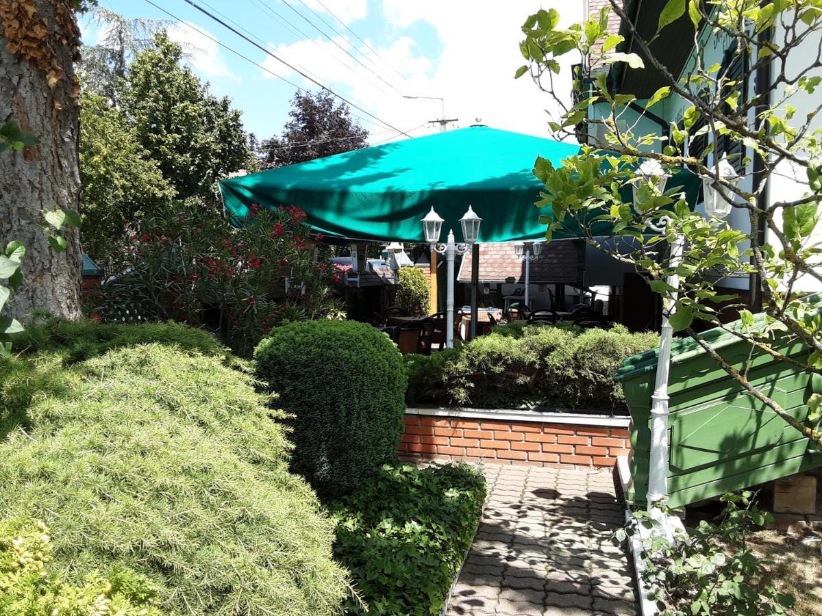 Hévíz St Hubertus Panzio B&B 외부 사진
