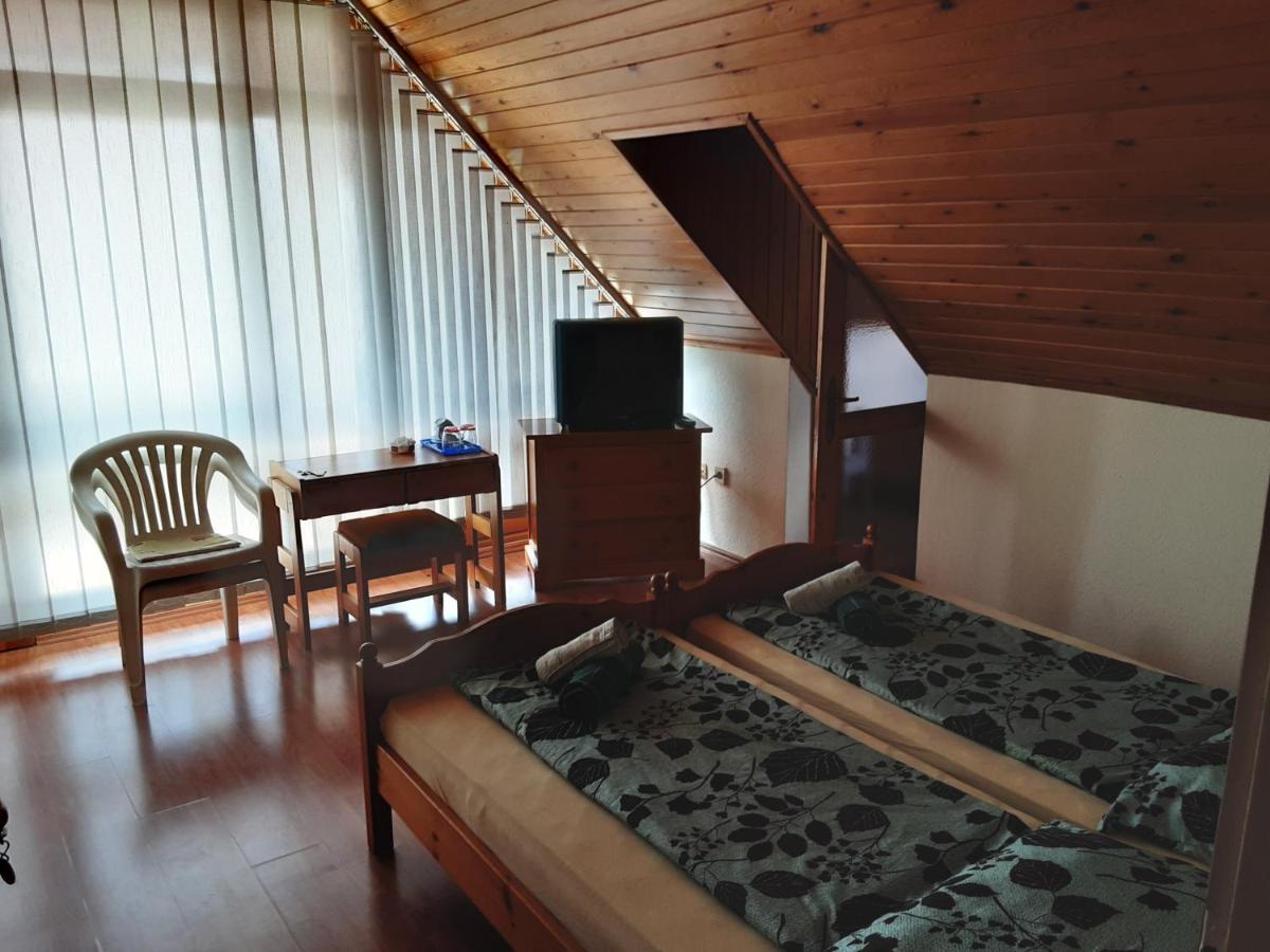 Hévíz St Hubertus Panzio B&B 외부 사진